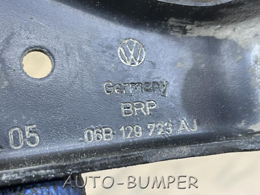 Audi A4 2001- Кронштейн впускного коллектора 06B129723AJ